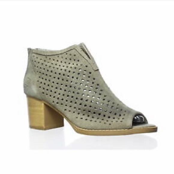 DIRTY LAUNDRY Suede Tessa Bootie - NEW - Picture 2 of 5